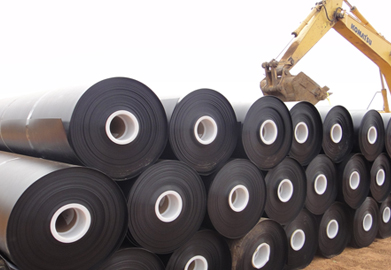 Advantages of smooth HDPE geomembrane: